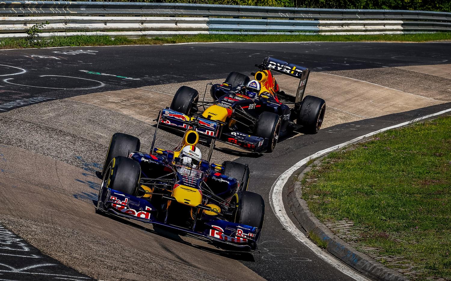 Watch Vettel Belt Around The 'Ring In A V8 F1 Car On E-Fuels